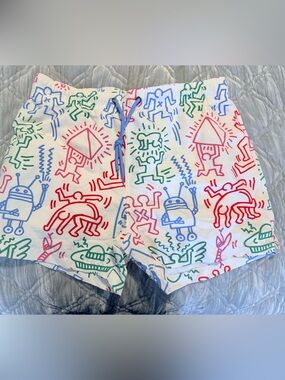 White Men's Athletic Shorts with Multicolor Graphic Print